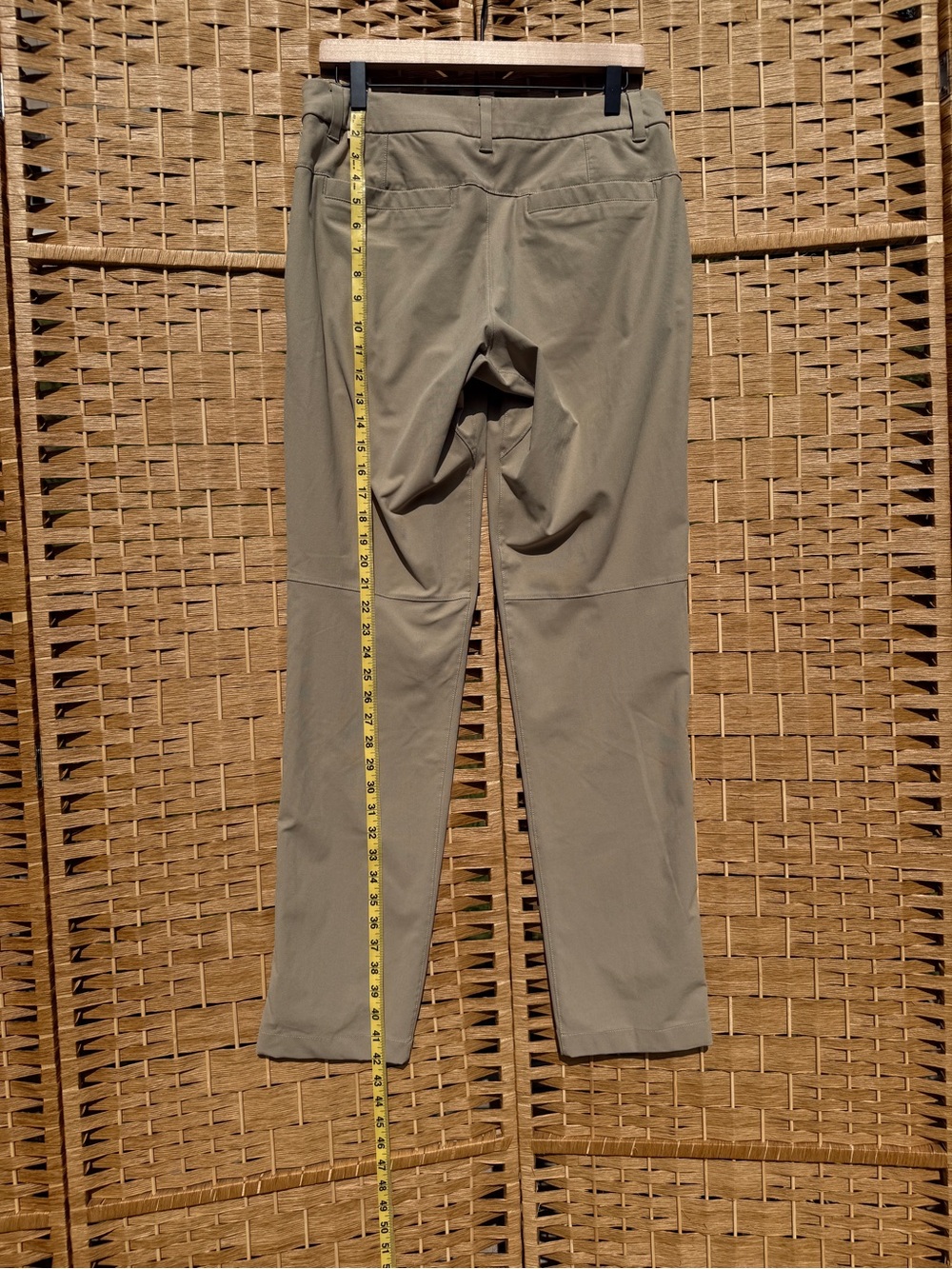 Lululemon Men’s Pants Olive / Khaki Color - Picture 6 of 8